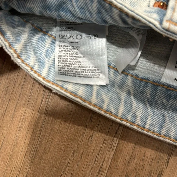 &denim 90's Boyfriend Women’s Jeans Size 4 Distressed Jeans - Picture 5 of 9